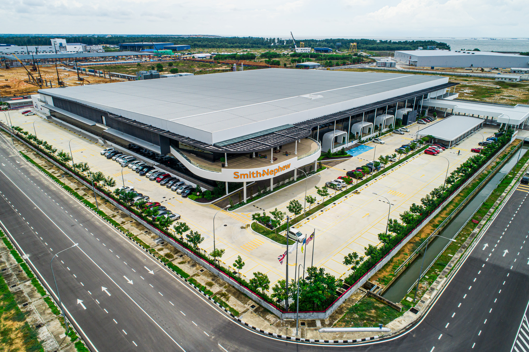 Merdeka 118 steel frame filler fabrication and diamond frame installation Kuala Lumpur Malaysia